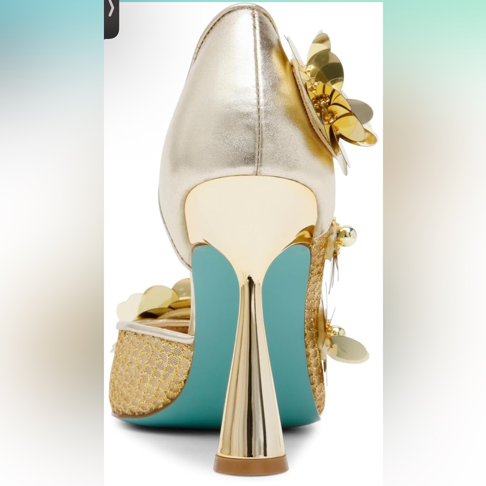 NEW Betsey Johnson Nash Gold Dorsay Sculptural Heels 3D Floral Embellishments 9 - Picture 7 of 9